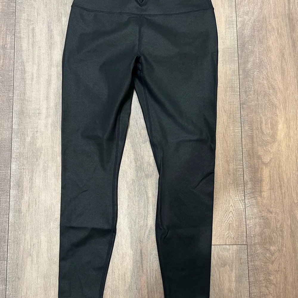 Fabletics High-Waisted Iridescent Luxe Leggings Size Large (Black)